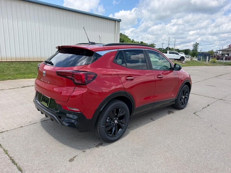 Buick Encore GX Vehicle Full-screen Gallery Image 3