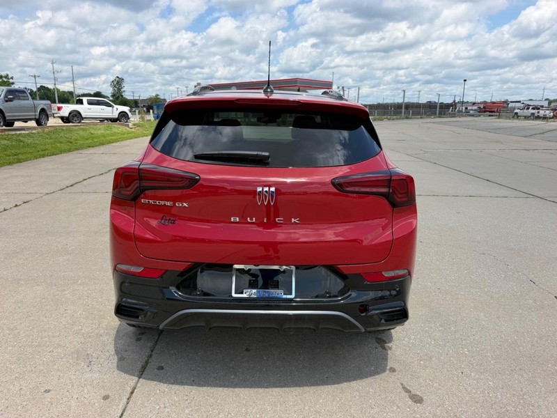 Buick Encore GX Vehicle Full-screen Gallery Image 4