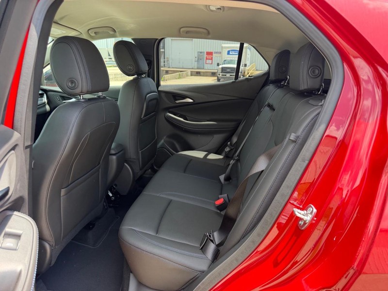 Buick Encore GX Vehicle Full-screen Gallery Image 7