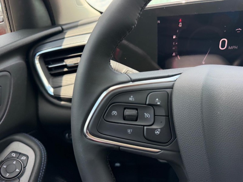 Buick Encore GX Vehicle Full-screen Gallery Image 10