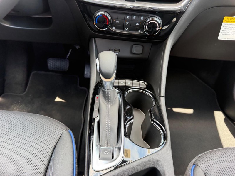 Buick Encore GX Vehicle Full-screen Gallery Image 14