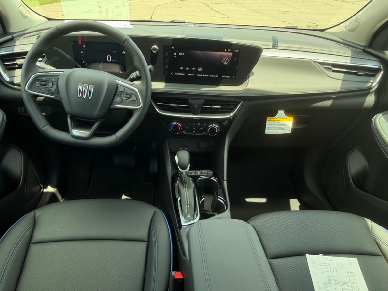 Buick Encore GX Vehicle Full-screen Gallery Image 9