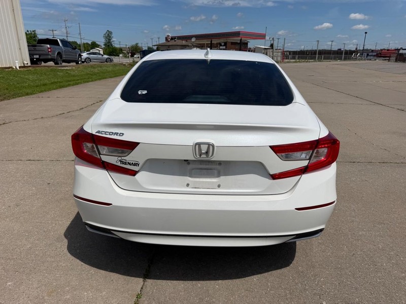 Honda Accord Sedan Vehicle Full-screen Gallery Image 5