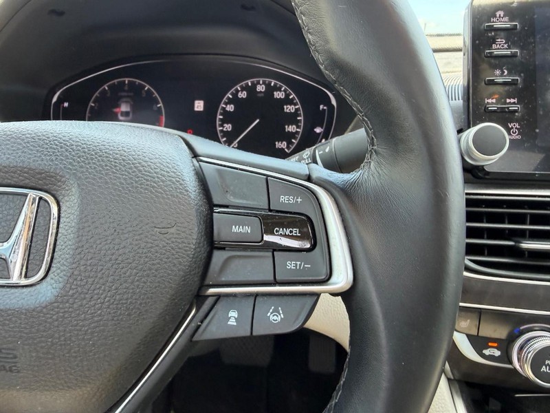 Honda Accord Sedan Vehicle Full-screen Gallery Image 13