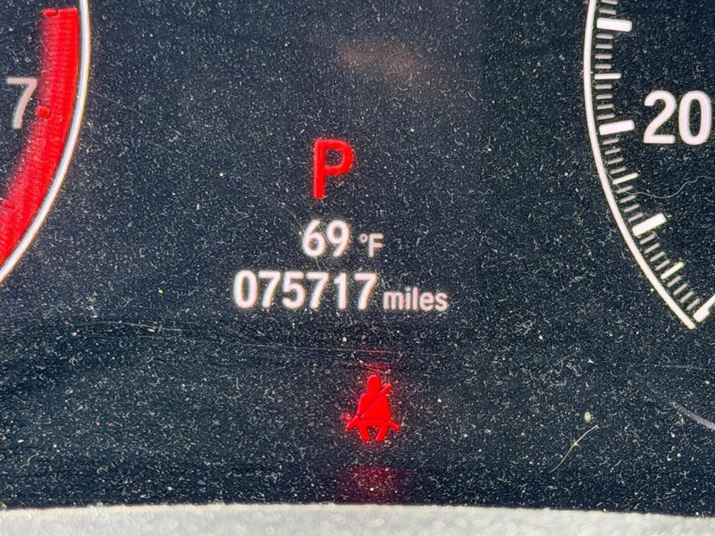 Honda Accord Sedan Vehicle Full-screen Gallery Image 21