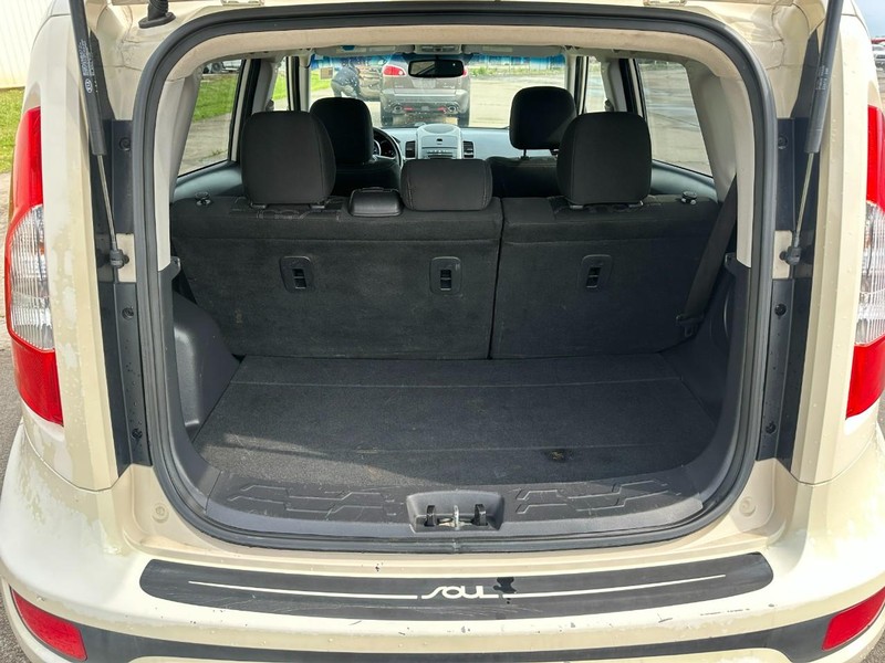 Kia Soul Vehicle Full-screen Gallery Image 5