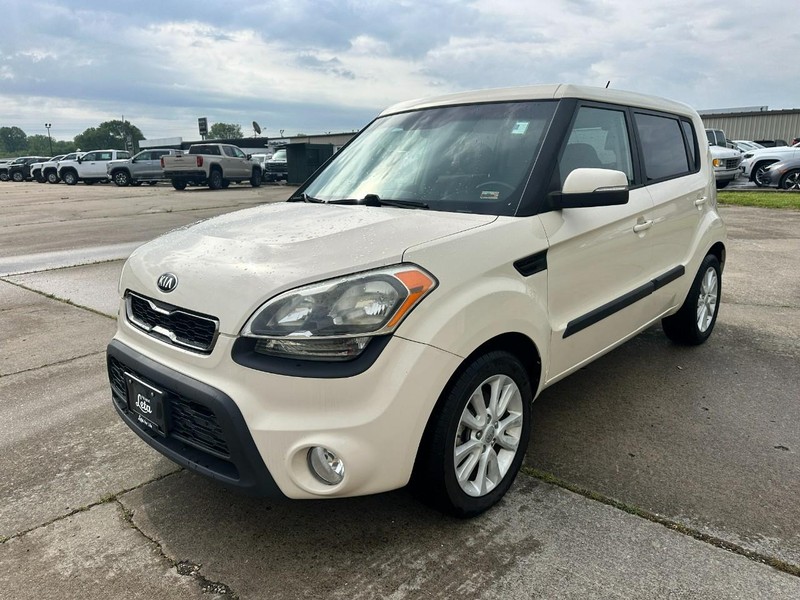 Kia Soul Vehicle Full-screen Gallery Image 8