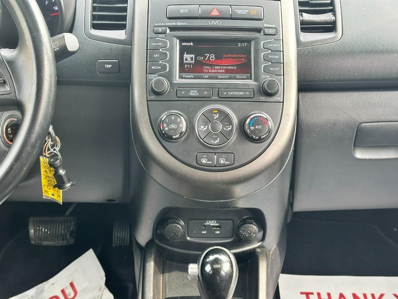 Kia Soul Vehicle Full-screen Gallery Image 14