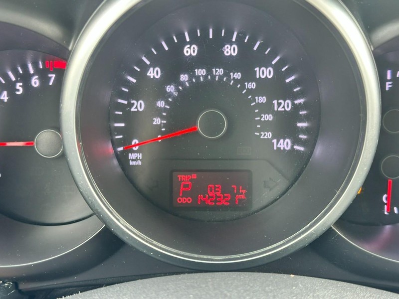 Kia Soul Vehicle Full-screen Gallery Image 21