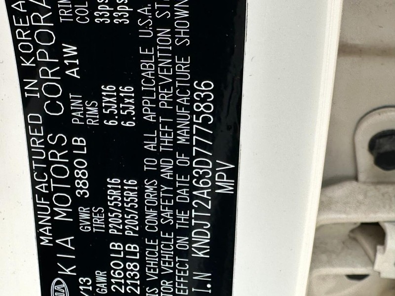 Kia Soul Vehicle Full-screen Gallery Image 23