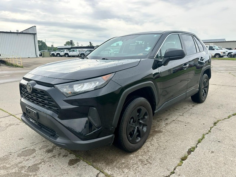 Toyota RAV4 Vehicle Full-screen Gallery Image 8