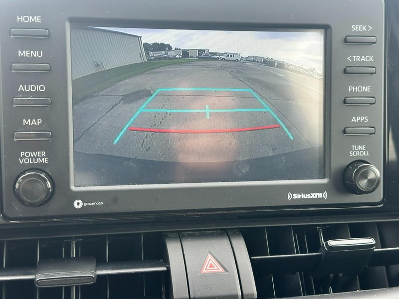 Toyota RAV4 Vehicle Full-screen Gallery Image 22