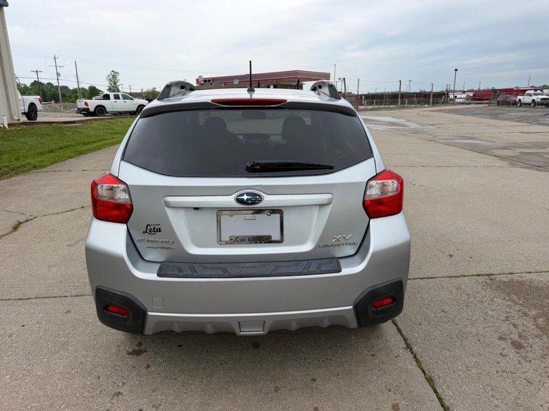 Subaru XV Crosstrek Vehicle Full-screen Gallery Image 4