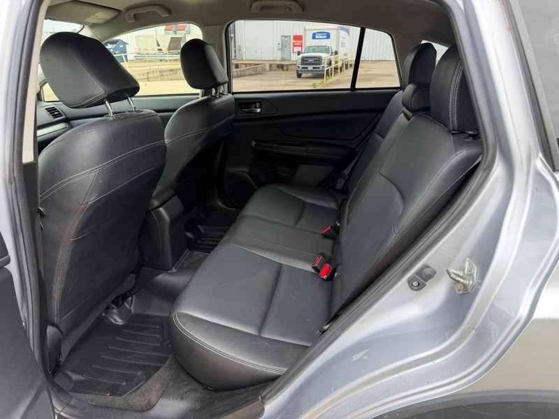 Subaru XV Crosstrek Vehicle Full-screen Gallery Image 7