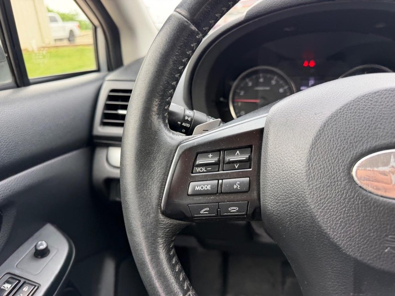 Subaru XV Crosstrek Vehicle Full-screen Gallery Image 10