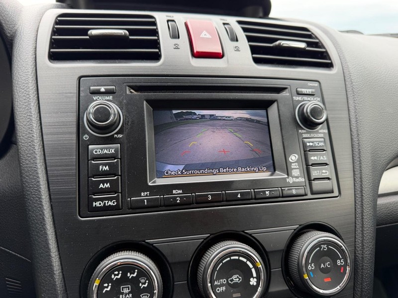 Subaru XV Crosstrek Vehicle Full-screen Gallery Image 18