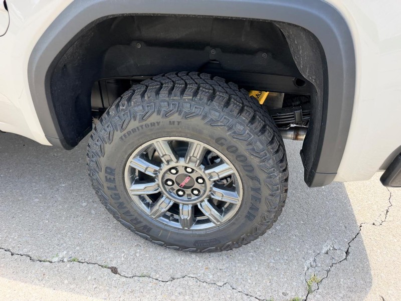 GMC Sierra 1500 Vehicle Full-screen Gallery Image 6