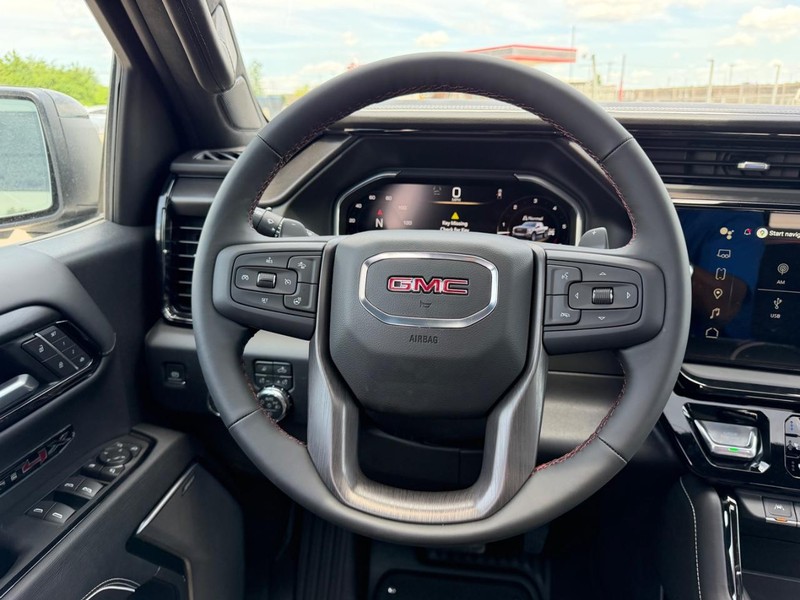 GMC Sierra 1500 Vehicle Full-screen Gallery Image 10