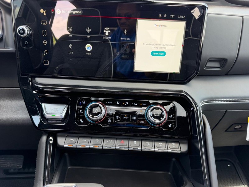 GMC Sierra 1500 Vehicle Full-screen Gallery Image 14