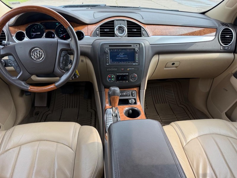 Buick Enclave Vehicle Full-screen Gallery Image 13