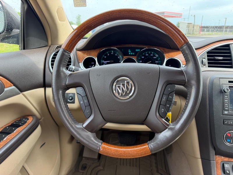 Buick Enclave Vehicle Full-screen Gallery Image 14