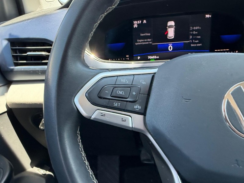 Volkswagen Taos Vehicle Full-screen Gallery Image 10