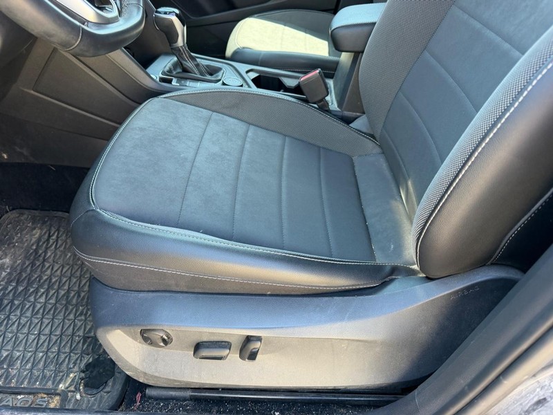 Volkswagen Taos Vehicle Full-screen Gallery Image 17