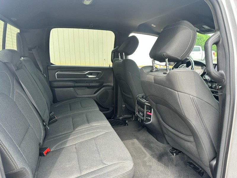 Ram 1500 Vehicle Full-screen Gallery Image 10