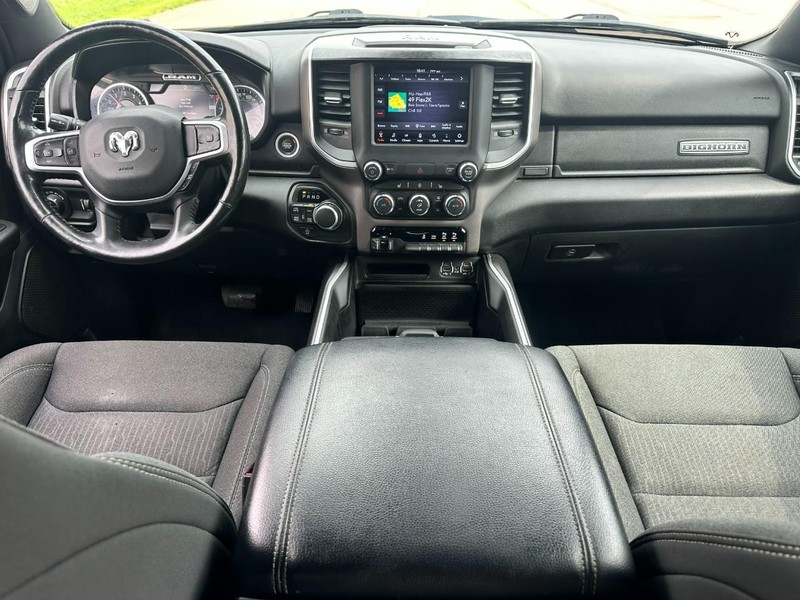 Ram 1500 Vehicle Full-screen Gallery Image 11