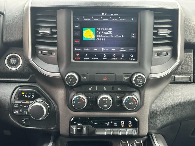 Ram 1500 Vehicle Full-screen Gallery Image 13