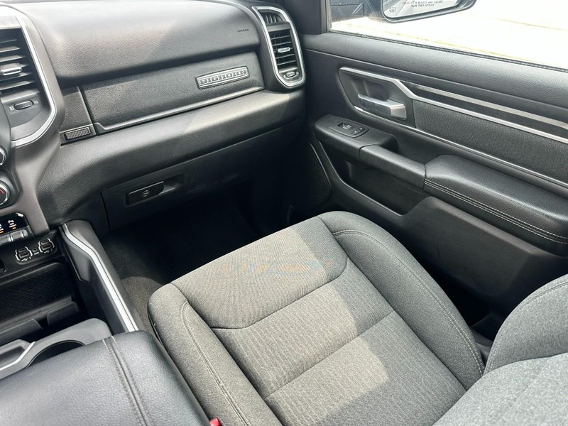 Ram 1500 Vehicle Full-screen Gallery Image 15