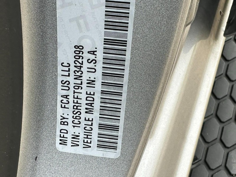 Ram 1500 Vehicle Full-screen Gallery Image 24