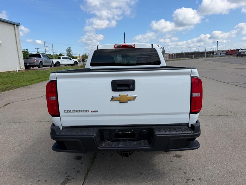 Chevrolet Colorado Vehicle Full-screen Gallery Image 4