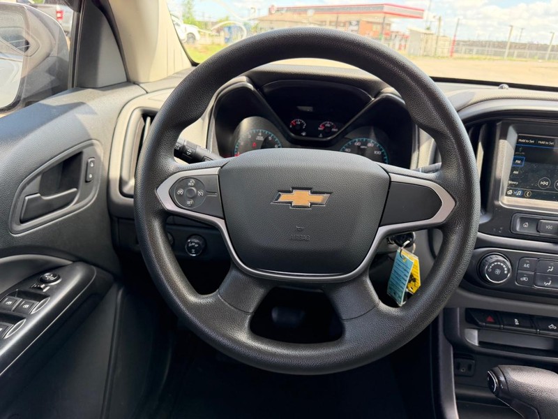 Chevrolet Colorado Vehicle Full-screen Gallery Image 9