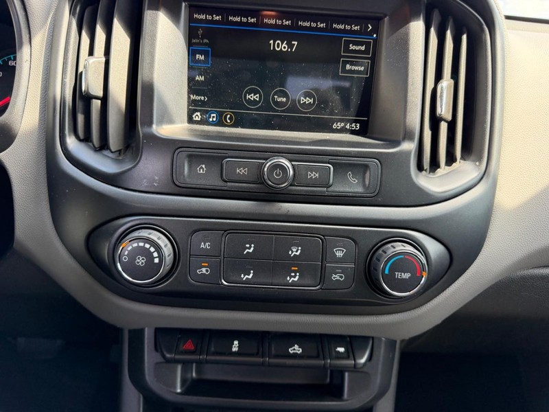 Chevrolet Colorado Vehicle Full-screen Gallery Image 12