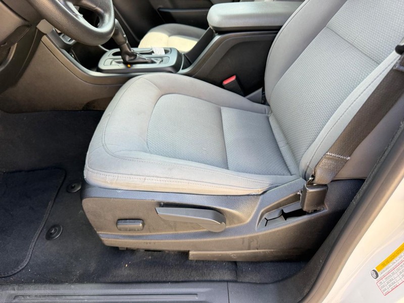 Chevrolet Colorado Vehicle Full-screen Gallery Image 16