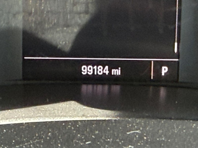 Chevrolet Colorado Vehicle Full-screen Gallery Image 17