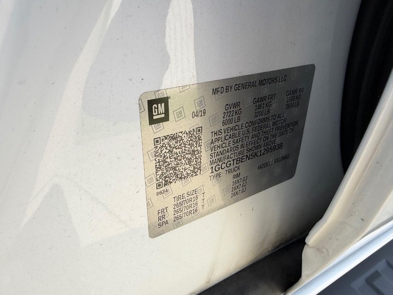 Chevrolet Colorado Vehicle Full-screen Gallery Image 19