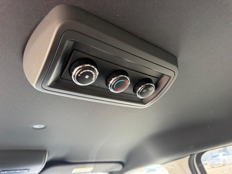 Dodge Grand Caravan Vehicle Full-screen Gallery Image 10
