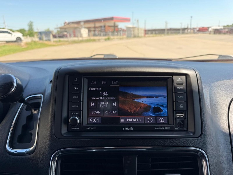 Dodge Grand Caravan Vehicle Full-screen Gallery Image 15