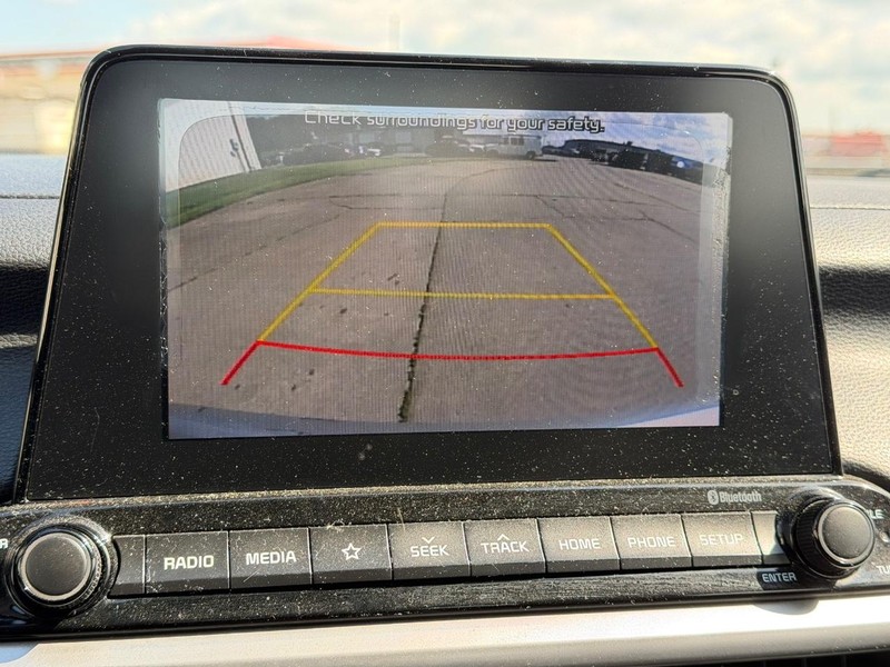 Kia Forte Vehicle Full-screen Gallery Image 18