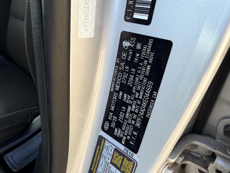 Kia Forte Vehicle Full-screen Gallery Image 19