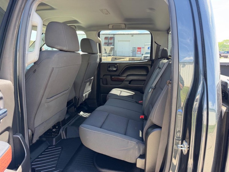 GMC Sierra 2500HD Vehicle Full-screen Gallery Image 7