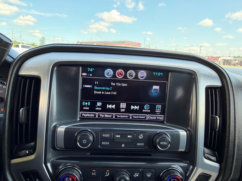 GMC Sierra 2500HD Vehicle Full-screen Gallery Image 12