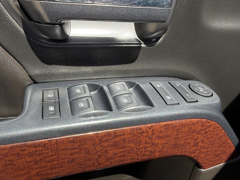 GMC Sierra 2500HD Vehicle Full-screen Gallery Image 15