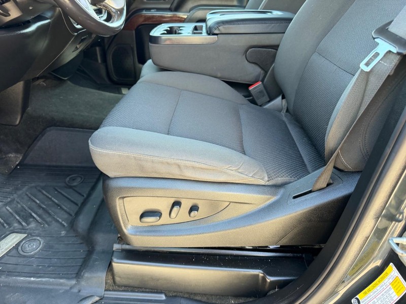 GMC Sierra 2500HD Vehicle Full-screen Gallery Image 16