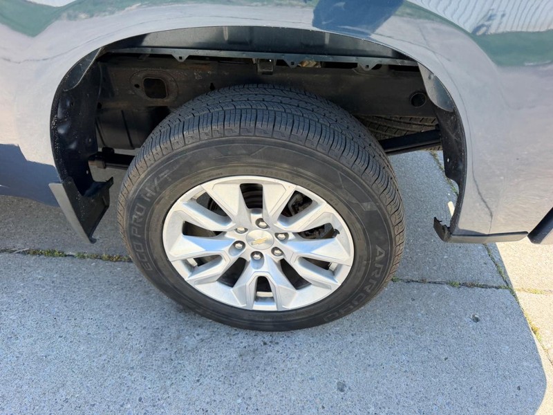 Chevrolet Silverado 1500 Vehicle Full-screen Gallery Image 6