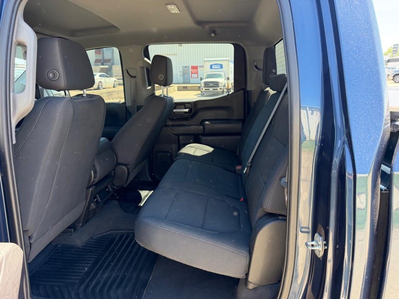 Chevrolet Silverado 1500 Vehicle Full-screen Gallery Image 7