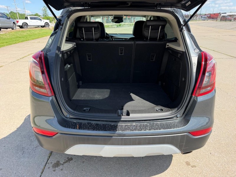 Buick Encore Vehicle Full-screen Gallery Image 5