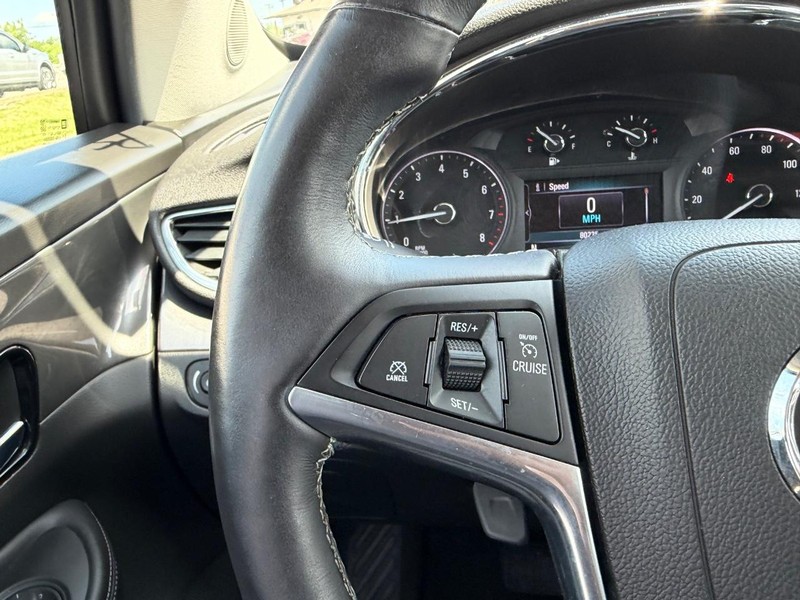 Buick Encore Vehicle Full-screen Gallery Image 10